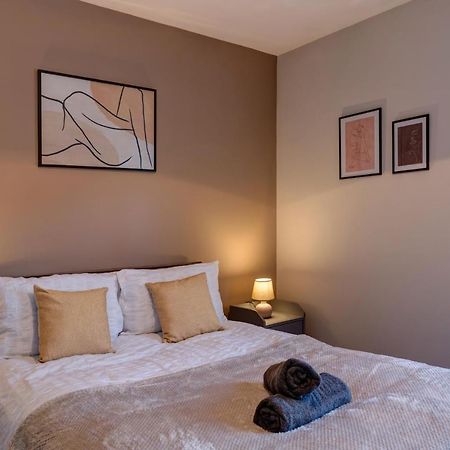 Cosy 2 Bed Home Chesterfield Extérieur photo