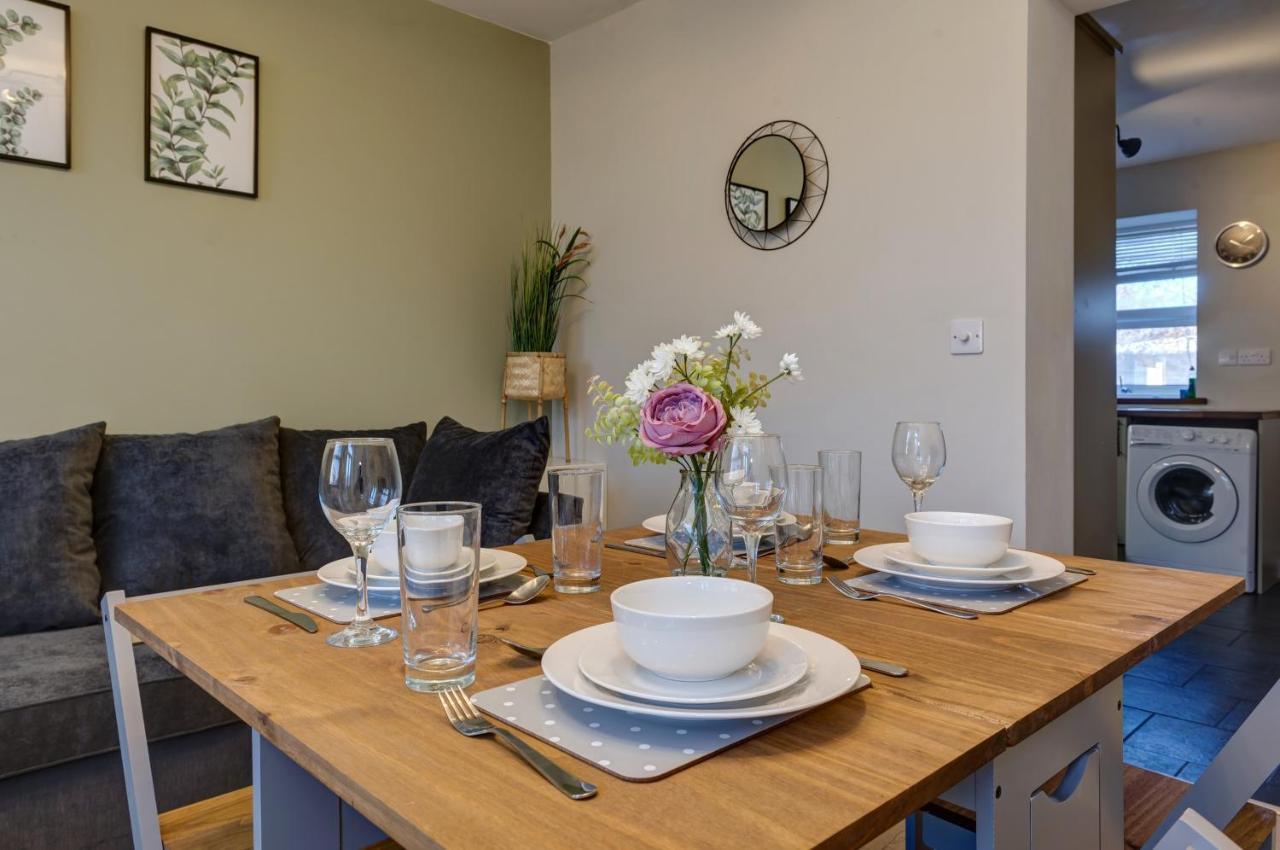 Cosy 2 Bed Home Chesterfield Extérieur photo