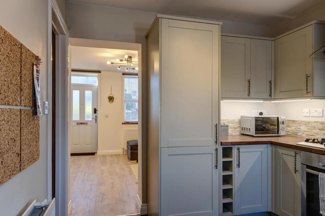 Cosy 2 Bed Home Chesterfield Extérieur photo