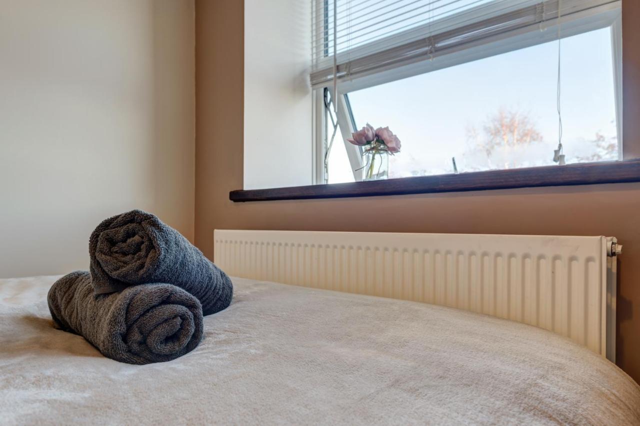 Cosy 2 Bed Home Chesterfield Extérieur photo